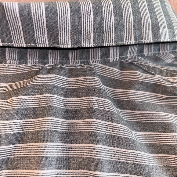Columbia Omni Shade gray striped short sleeve button down UPF30 zip pocket L - Picture 9 of 9
